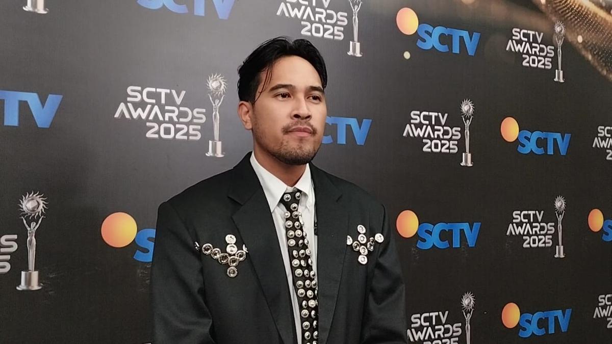 Adrian Khalif Tampil Spektakuler di SCTV Awards 2025, Penuh Energi dan Kejutan