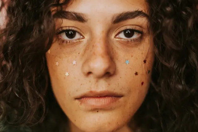 Gunakan Acne Patch Sebelum Tidur