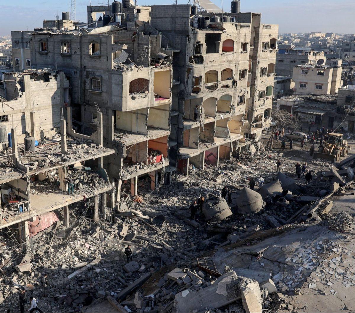 Israel kembali membombardir Kota Rafah, Jalur Gaza selatan, Palestina, Kamis (22/2/2024). Serangan yang menghancurkan kamp pengungsian warga Palestina itu terjadi setelah Israel memperingatkan akan adanya serangan darat di kota yang berbatasan dengan Mesi
