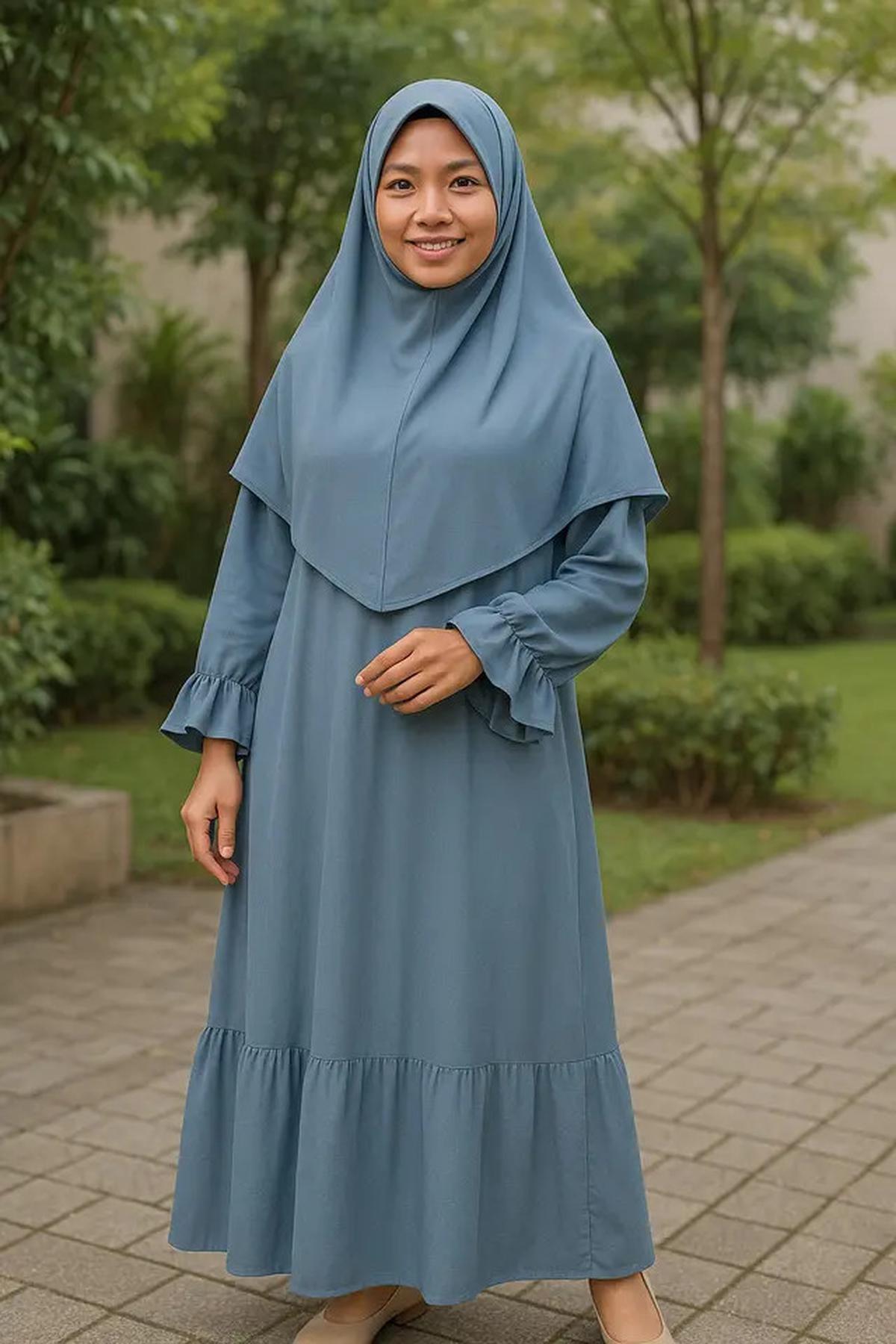 8 Inspirasi Long Dress Lengan Ruffle untuk Ibu-ibu, Bikin Tampilan Awet Muda dan Anggun