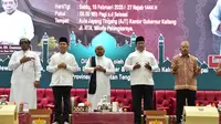 Anggota Komisi III DPR RI, Agustiar Sabran (kedua dari kiri) saat menghadiri peringatan Isra Mi'raj di Kantor Gubernur Kalimantan Tengah, Palangkaraya (Istimewa)