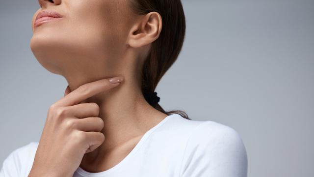 8 Cara Mengatasi Tenggorokan Gatal Secara Alami, Tanpa Obat dan Bisa Dicoba di Rumah