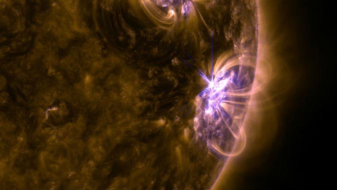 NASA mengabadikan penampakan suar matahari (solar flare) di Zona Aktif 2673 (AR 2673) pada Jumat 8 September 2017 (NASA)