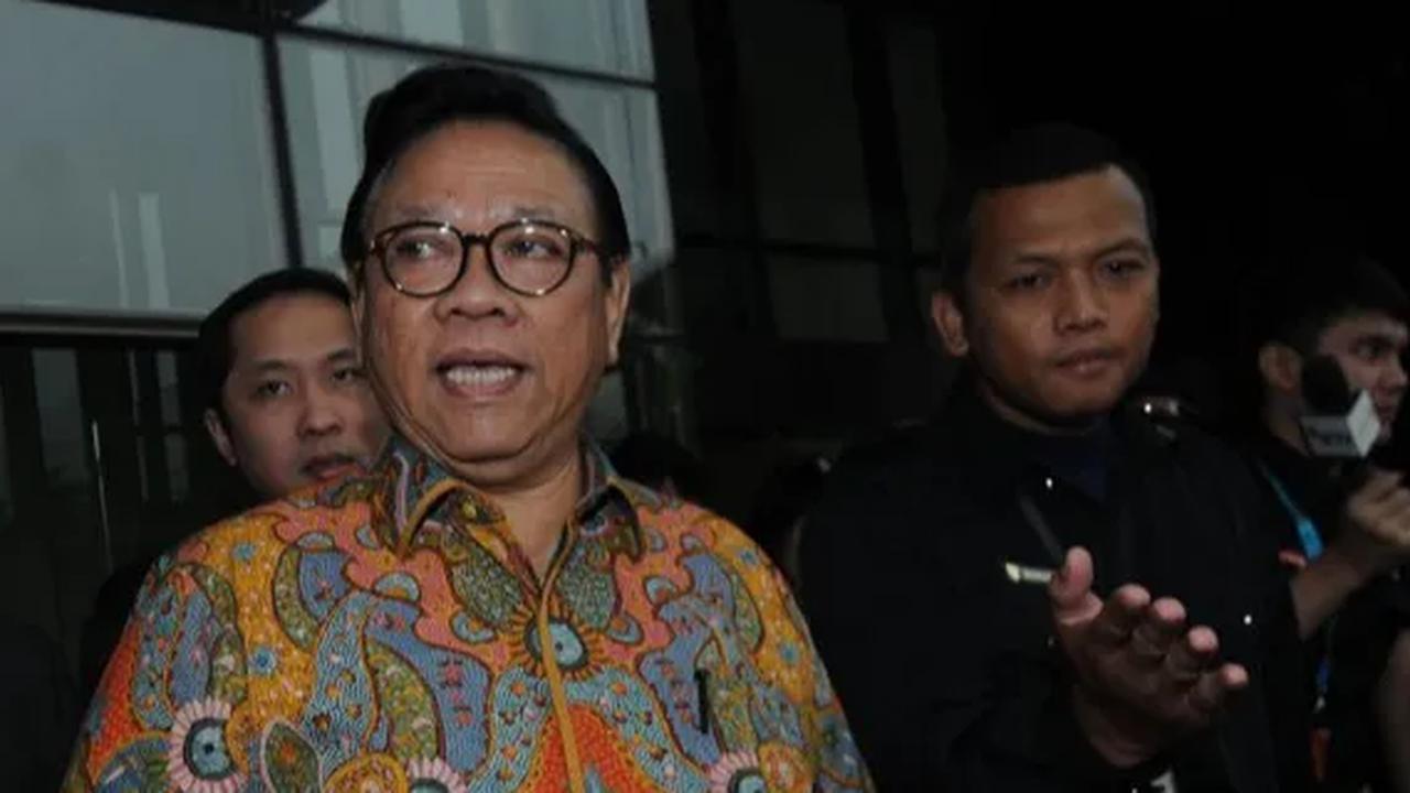 Namun, Agung Laksono menegaskan bahwa peluang Ridwan Kamil menjadi cawapres Ganjar, bukan berarti mantan Gubernur Jawa Barat itu keluar dari Golkar.
