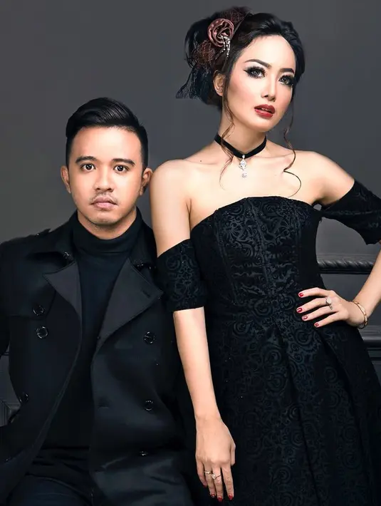 "Bagaimana perceraian saya itu saya sudah move on. Masa itu sudah saya pikirkan tiga bulan ke belakang. Bagaimana rumah tangga saya, bagaimana ini itu," kata Cinta, Rabu (11/4/2018). (instagram/cinta_ratu_nansya)