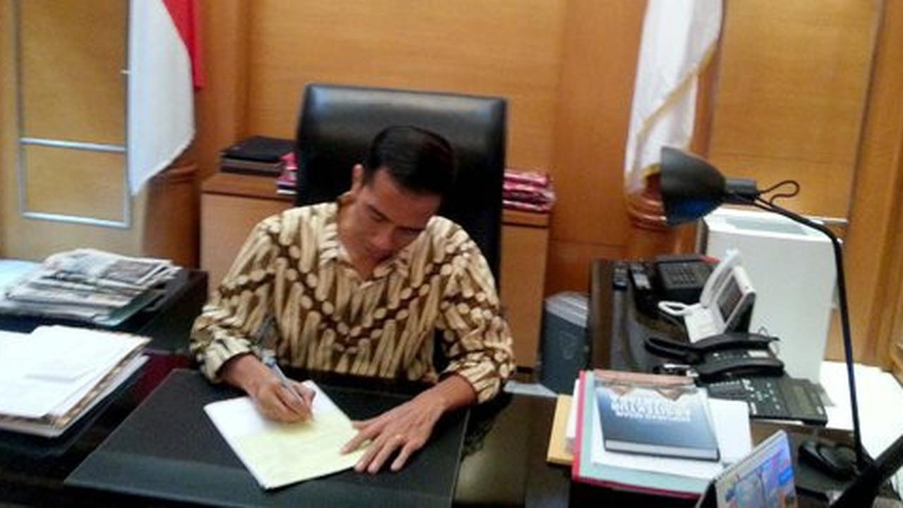 Pantau proyek tol Trans Sumatera, Jokowi tiba di Lampung