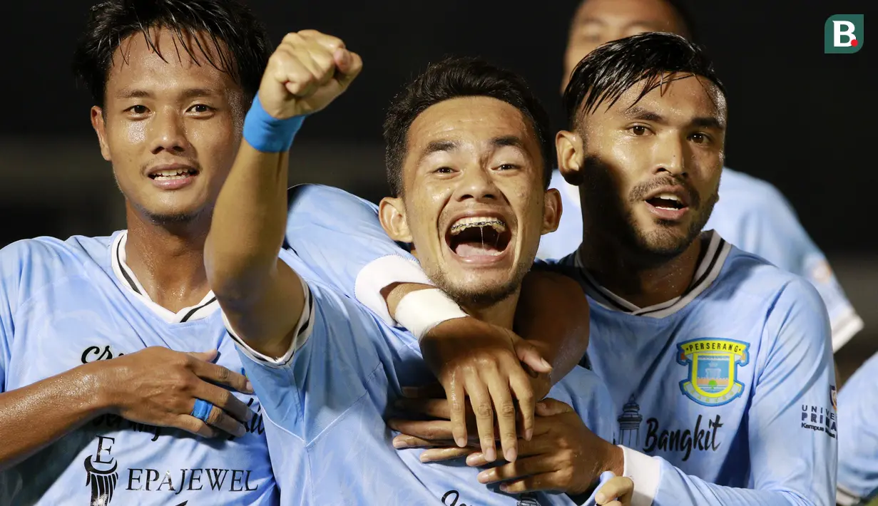 Meski begitu, RANS Cilegon FC harus tertinggal lebih dulu melalui gol yang dicetak pemain Perserang Serang, Fachri Ruzzaman, pada menit ke-18. (Bola.com/M Iqbal Ichsan)