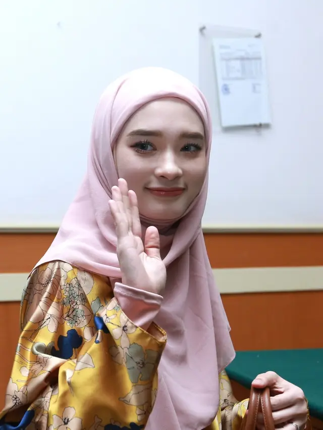 Inara Rusli Sidang Mediasi Perceraian
