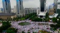 lautan manusia putihkan jalanan Sudirman-Thamrin. 