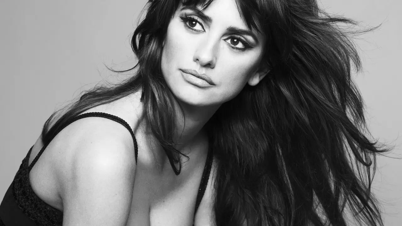 Penelope Cruz Memohon Israel Hentikan Serangan di Gaza