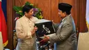 Kunjungan kerja ini juga bertujuan untuk membangun kemitraan strategis antara Indonesia dan Filipina. (Jam Sta Rosa/POOL/AFP)