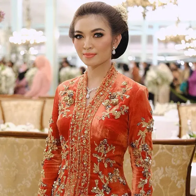 Bold Makeup Look Andalan Selvi Ananda, Kahiyang Ayu, dan Erina Gudono untuk Tampil Glamor