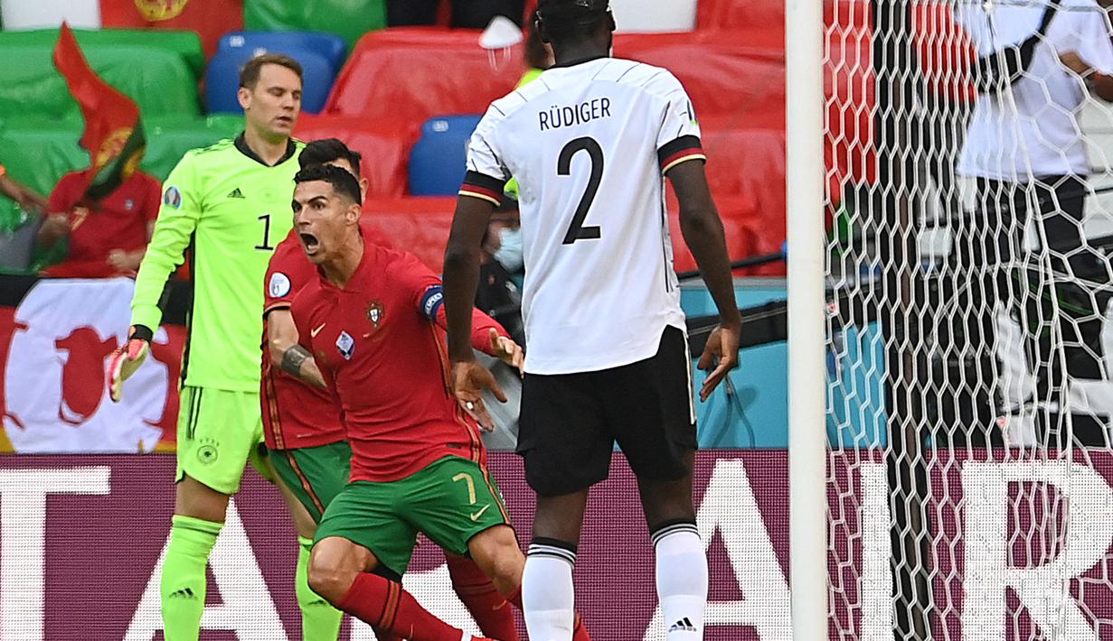 Siapa pun pasti mengakui ketangguhan kiper Bayern Munchen sekaligus andalan Timnas Jerman Manuel Neuer di bawah mistar gawang. Aksi-aksinya mampu membuat gawangnya sukar dibobol. Namun 5 pemain berikut mampu mencetak lebih dari 5 gol dalam beberapa laga. (AFP/Pool/Christof Stache)