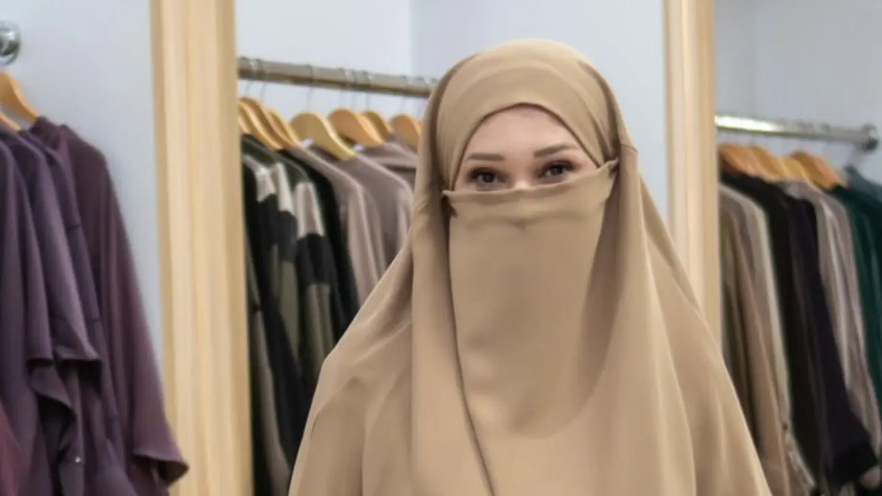 Maia Estianty Perlihatkan Tampilan Pakai Cadar Jelang Umrah. [@maiaestiantyreal]