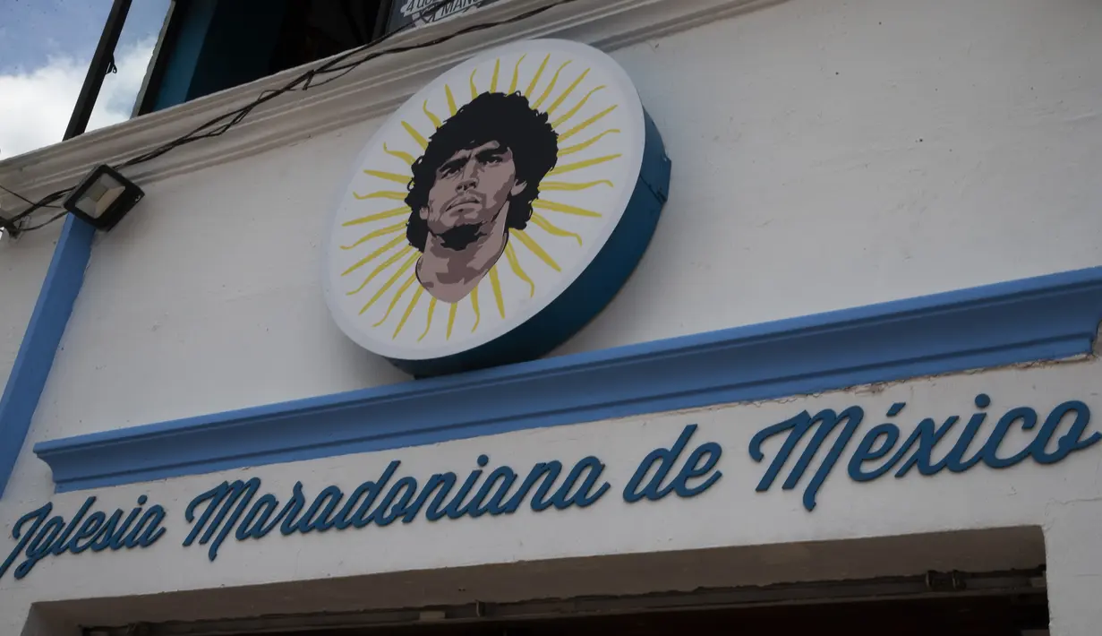 Gereja Maradona berdiri di San Andres Cholula, negara bagian Puebla, Meksiko, Minggu (18/7/2021). Gereja ini didirikan oleh seorang bernama Marcelo Buchet beberapa minggu lalu. (AP Photo/Marco Ugarte)