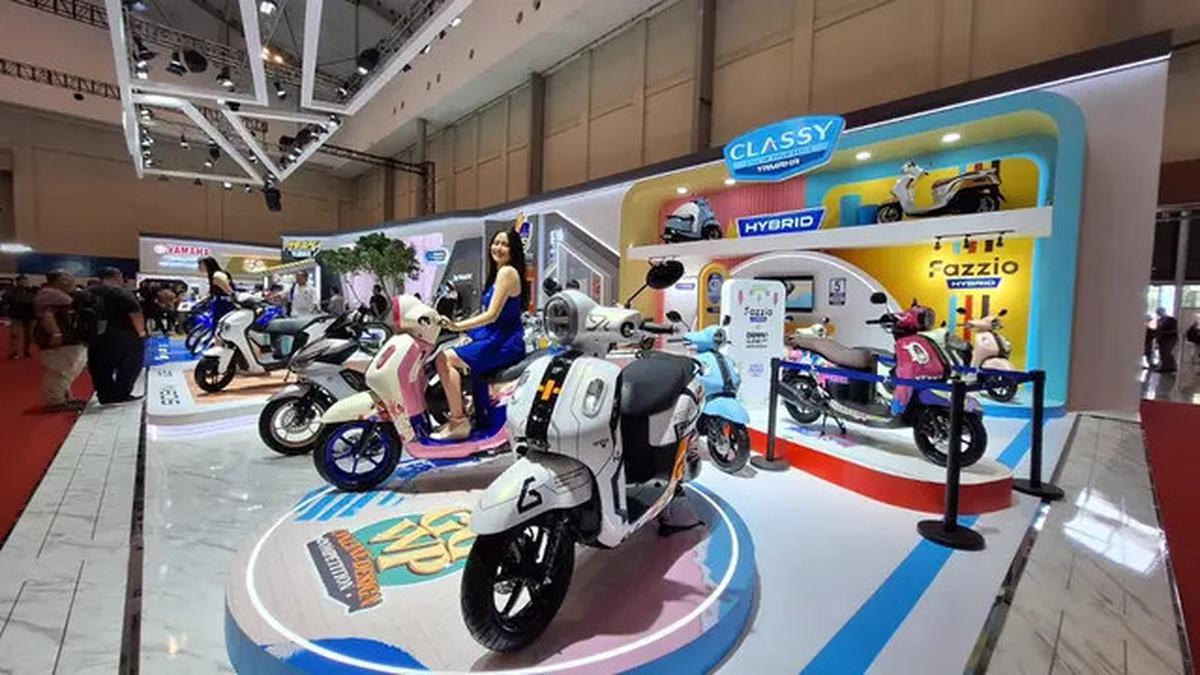 Yamaha Hadirkan Warna Baru untuk Grand Filano Hybrid di IMOS 2024