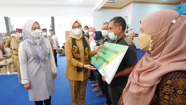 Ribuan Nelayan Terima Bantuan Premi Asuransi Gratis dari Pemkab Banyuwangi