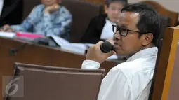 Don Kardono membenarkan ada aliran dana non budgeter Rp.2 milyar untuk biaya pencintraan Jero Wacik selaku Menteri ESDM saat itu, lewat "smart reporting" di koran Indopos, Jakarta, Senin (16/11/2015). (Liputan6.com/Helmi Afandi)
