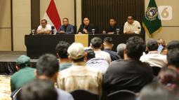 Dalam keterangannya, Erick Thohir mengungkap penghentian kerja sama dengan pelatih timnas Indonesia, Shin Tae-yong. (Liputan6.com/Helmi Fithriansyah)