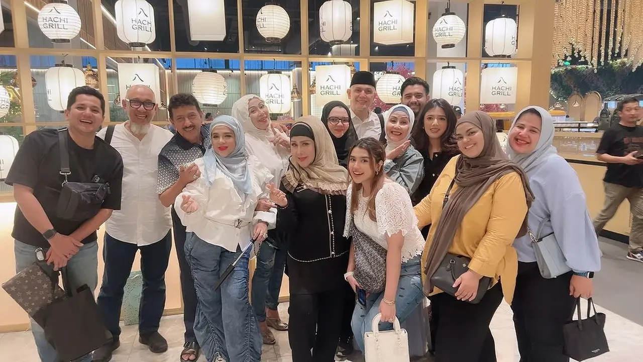 Potret ulang tahun Bella Salsabila cucu Elvy Sukaesih (Sumber: Instagram/@elvy_sukaesih)