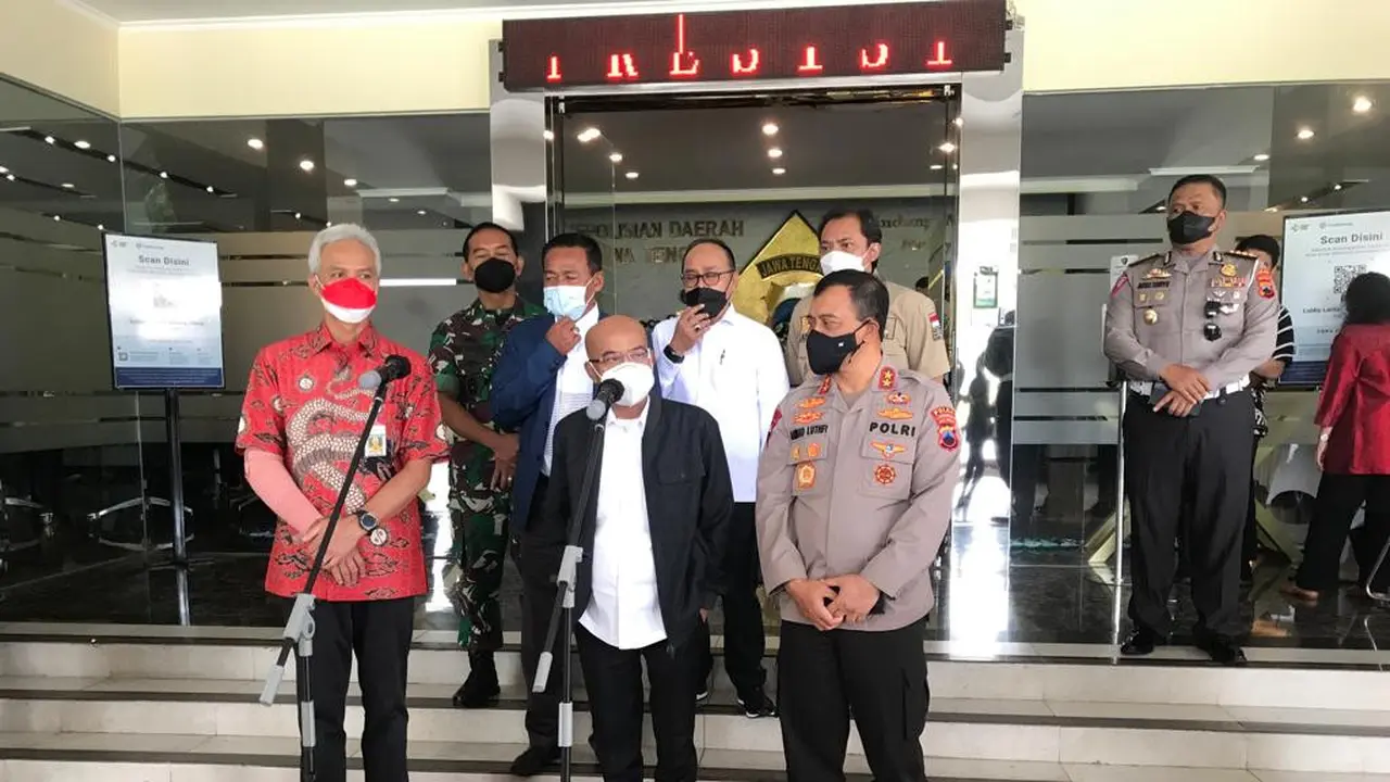 Presscon Gubernur Jawa Tengah, Ganjar Pranowo, Anggota Komisi III DPR RI, Desmond Junaidi Mahesa, dan Kapolda Jateng