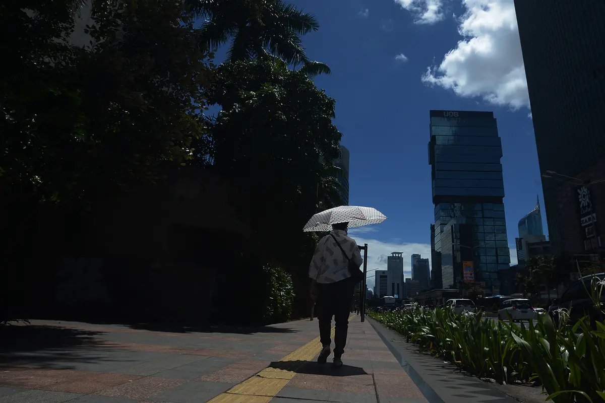 Langit Biru Hiasi Jakarta