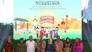 Menteri Desa PDTT Eko Putro Sandjojo (tiga kiri) foto bersama Gubernur Jateng Ganjar Pranowo (empat kiri) dan Co-Founder Wahid Fondation Yenny Wahid (kanan) saat menghadiri Forum Nusantara bersama UN Women, Jakarta, Jumat (8/2). (Liputan6.com/JohanTallo)