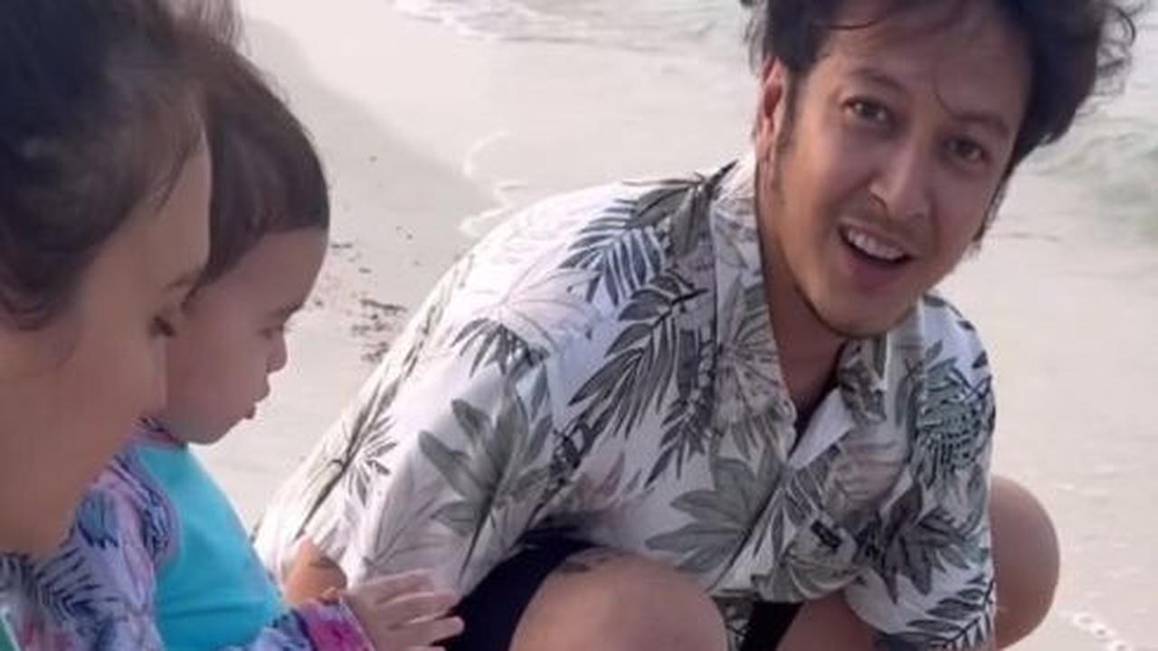 Netizen dibuat salfok dengan paras cantik Baby Djiwa. Apalagi Baby Djiwa punya paras bule.