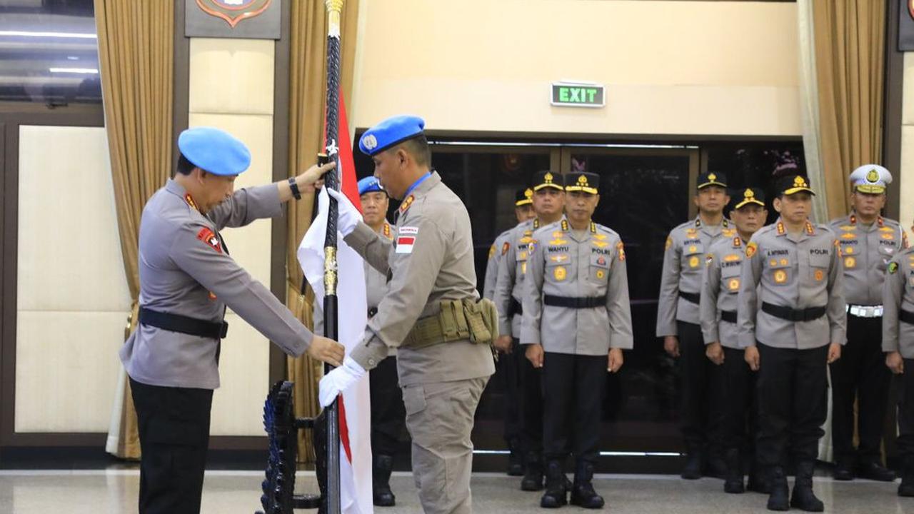 Kapolri Lepas Satgas Perdamaian Polri