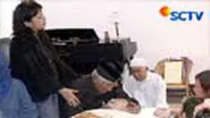 Putra pengacara Adnan Buyung Nasution, Iken Nasution, meninggal dunia di RS Pondok Indah, Jakarta Selatan, Jumat (14/5), sekitar pukul 17.30 WIB. Iken yang berusia 54 tahun, meninggal akibat penyakit jantung yang sudah lama dideritanya.