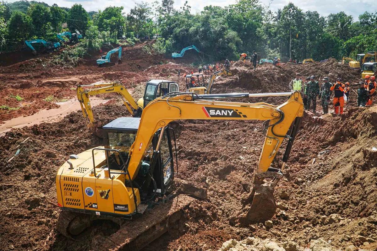 FOTO: Tragedi Longsor Majenang, 16 Korban Meninggal dan 7 Belum Ditemukan