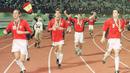 Selebrasi para pemain Spanyol setelah menjuarai Piala Dunia Yunior FIFA 1999 usai mengalahkan Jepang pada Laga final di Lagos, Nigeria (24/4/1999). Piala Dunia U-20 tahun 1999 di Nigeria mempertemukan Spanyol dan Jepang di laga final. Spanyol menjadi juara setelah menang 4-0 atas Jepang. (AFP/Seyllou Diallo)