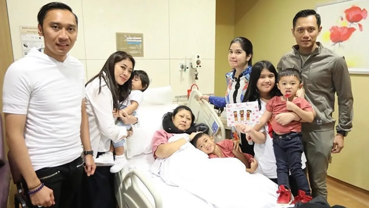 Potret Annisa Pohan dan Aliya Rajasa temani Ani Yudhoyono jalani pengobatan.