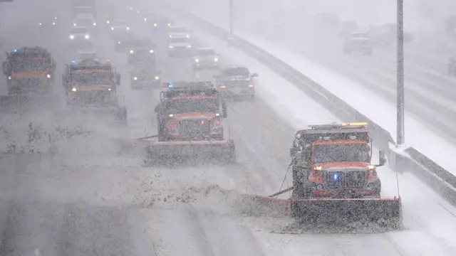 Badai Musim Dingin Terjang Denver