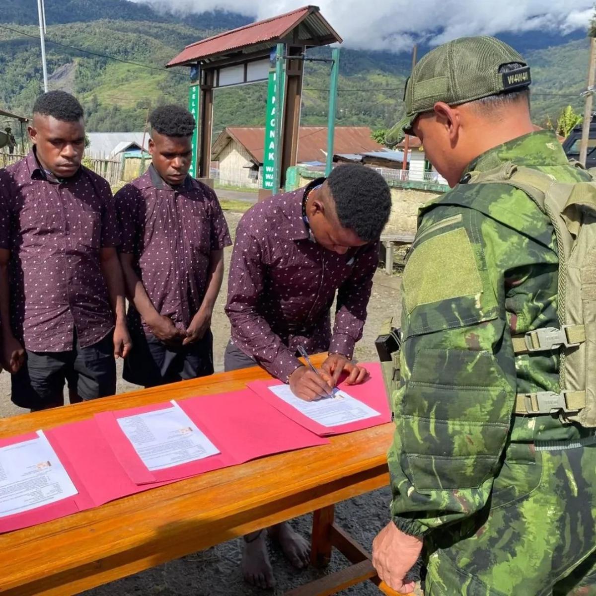 Momen 4 Eks Anggota OPM Ucap Sumpah Setia ke NKRI