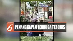 Dari tangan para terduga teroris, Tim Densus 88 berhasil mengamankan sejata api, dua bom rakitan, air softgun, senapan angin, dan emas hasil kejahatan.