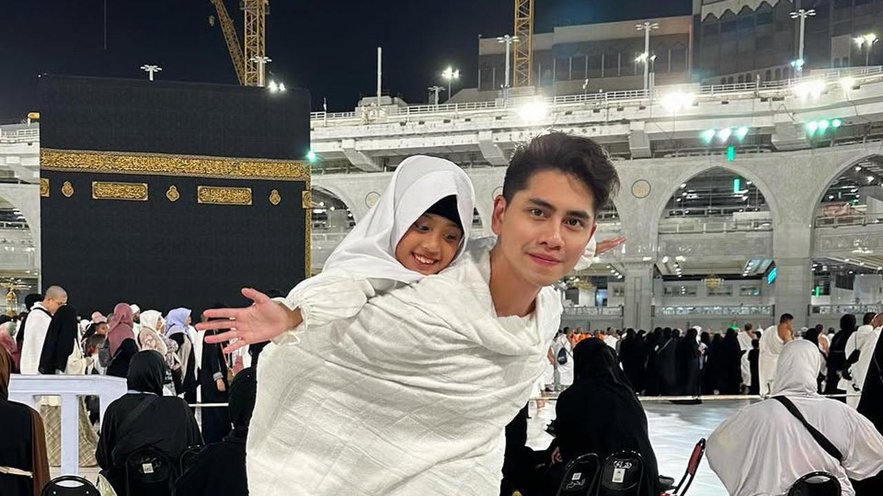 Potret Kompak Athalla Naufal dan Vania Anak-Anak Vena Melinda yang Bikin Gemas Netizen, dari Main Salju hingga Umrah Bareng