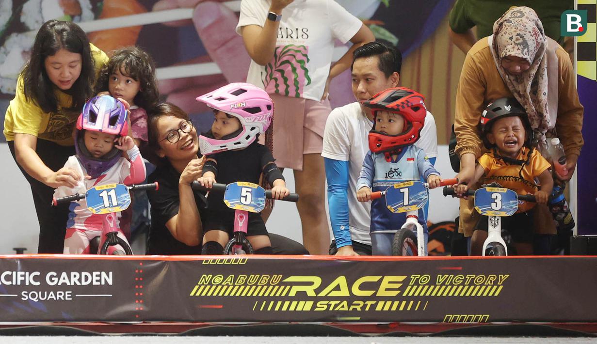 Peserta acara balap Push Bike bertema Ngabuburace ini diikuti oleh anak usia mulai dari tiga tahun hingga tujuh tahun. (Bola.com/M Iqbal Ichsan)