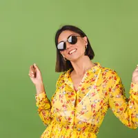 Intip beberapa warna outfit yang bisa membantumu terlihat lebih muda. (Foto/Dok: freepik.com/kroshka__nastya)