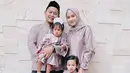 Kini Nina Zatulini menjadi ibu tiga anak dari pernikahannya bersama Chandra Taupan Ansar. Keduanya menikah di tahun 2016 dan sudah memiliki tiga anak, satu laki-laki dan tiga perempuan.  (instagram/ninazatulini22)