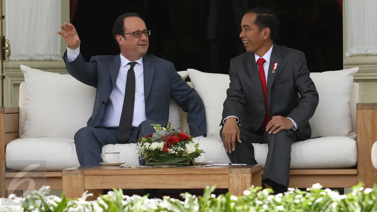 20170329-Jokowi Sambut Presiden Perancis Di Halaman Istana-Angga
