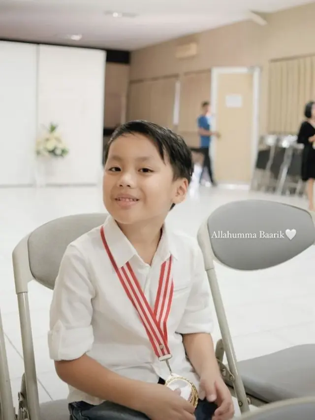 6 Potret Yusuf Anak Larissa Chou Lulus TK, Ditemani Ikram Rosadi dan Sang Nenek