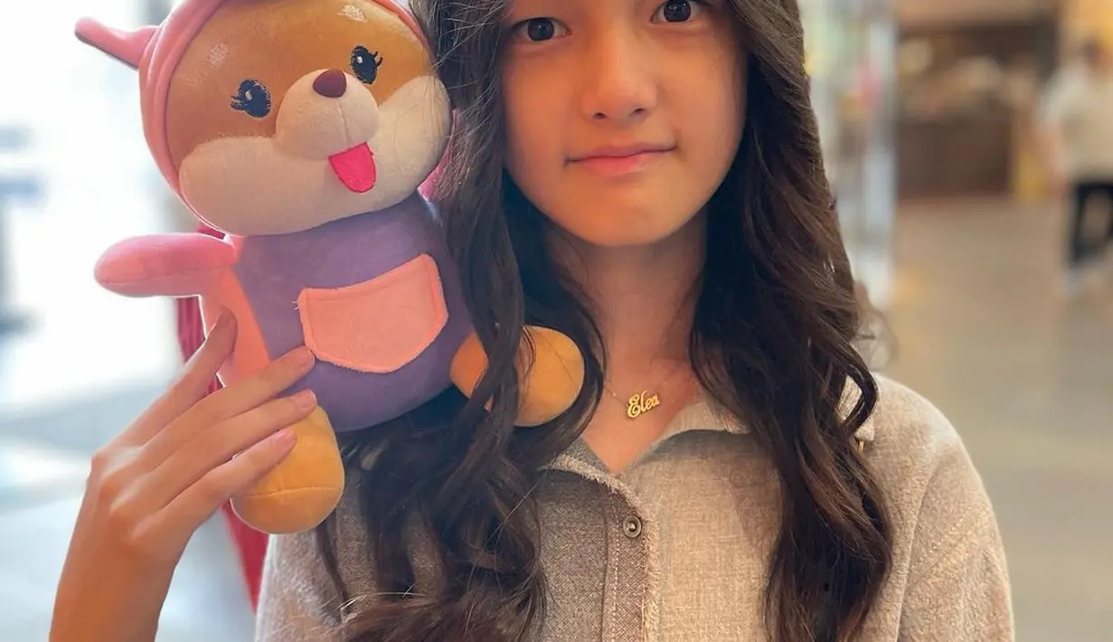 Elea putri Andhika Pratama dan Ussy Sulistyawati. [Foto: Instagram/andhiiikapratama]