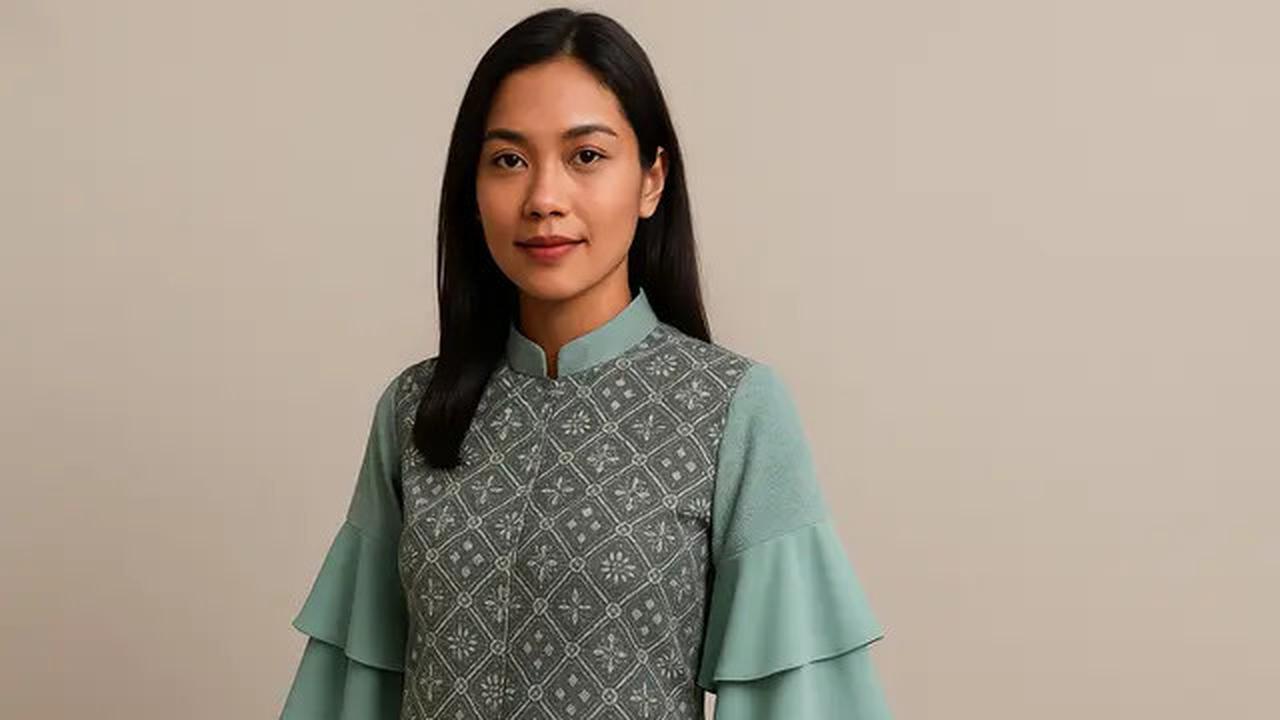 7 Model Batik Lengan Lonceng Dua Tingkat Pastel untuk Kerja, Anggun tapi Tetap Profesional