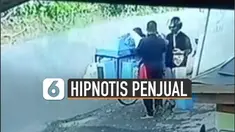Hingga pelaku kabur, penjual kerupuk itu masih seperti belum sadar dari hipnotis pelaku.