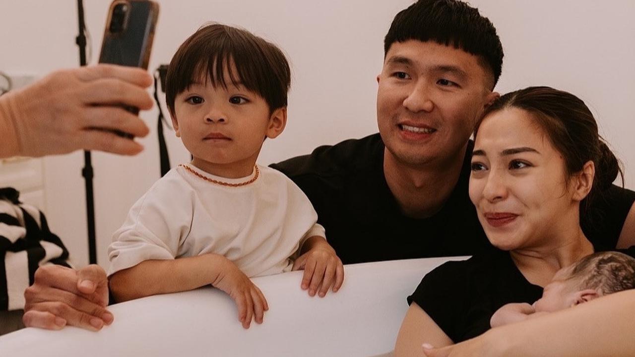 Si Kecil Lengkapi Kebahagiaan, Intip Sederet Artis Indonesia yang Melahirkan di 2024