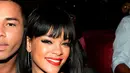 Kalau yang ini sudah jelas Rihanna ingin memamerkan puting payudaranya. (REX/Shutterstock/HollywoodLife)