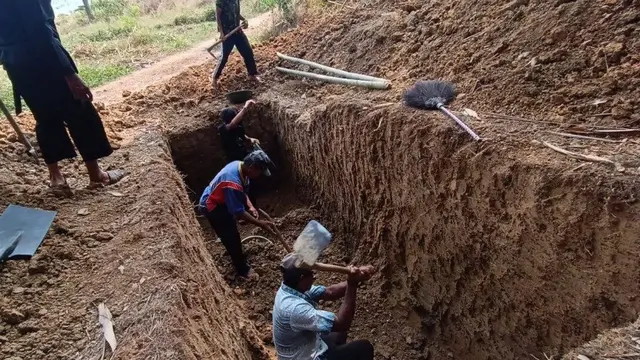 Pembuatan parit untuk mengetahui keberadaan sesar di bawah permukaan dan mengetahui sejarah gempa