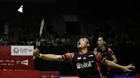 Ganda campuran Indonesia, Hafiz Faizal, memukul kok saat menghadapi ganda China, Zheng Si Wei/Huang Ya Qiong pada laga Indonesia Masters 2020 di Istora Senayan, Jakarta, Selasa (14/1). Hafiz/Gloria kalah 14-21, 13-21. (Bola.com/Yoppy Renato)