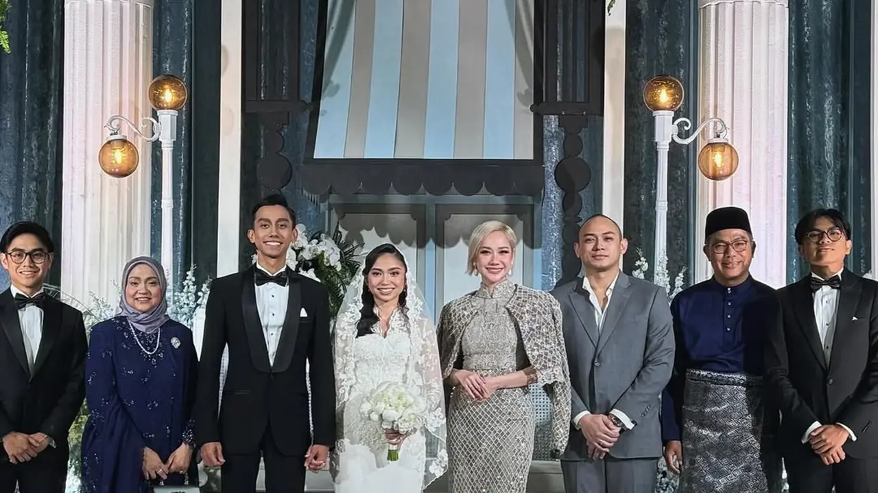 Gaya Mewah Bunga Citra Lestari Hadiri Pernikahan Anak Konglo Malaysia, Terlihat Seperti Bangsawan